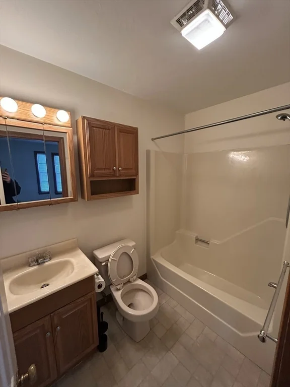 2 bed, 1 bath apartment for rent at 227 Wood St Unit B, Hopkinton — photo 17 of 17