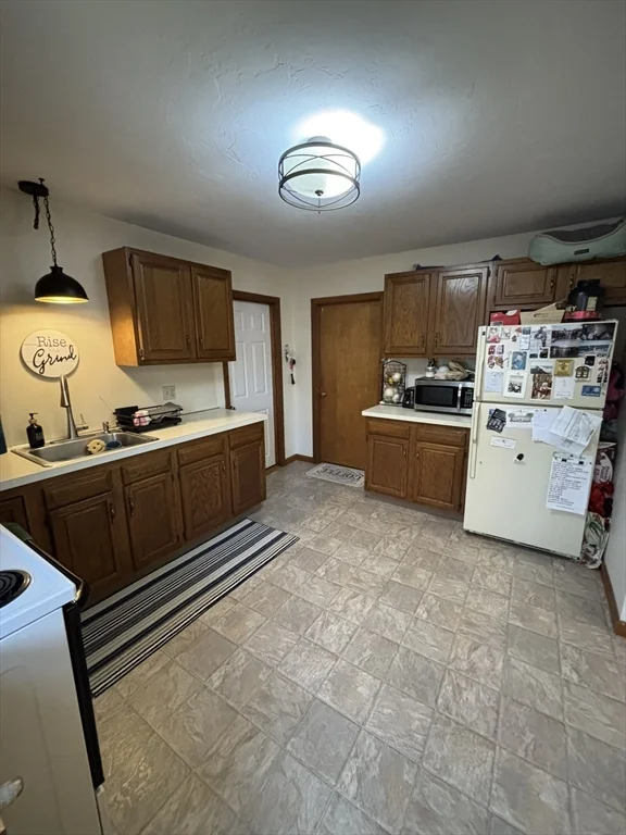 2 bed, 1 bath apartment for rent at 227 Wood St Unit D, Hopkinton — photo 5 of 29