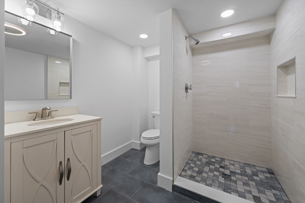 4 bed, 2 bath apartment for rent at 228 Bellingham Ave Unit 1, Revere — photo 6 of 42
