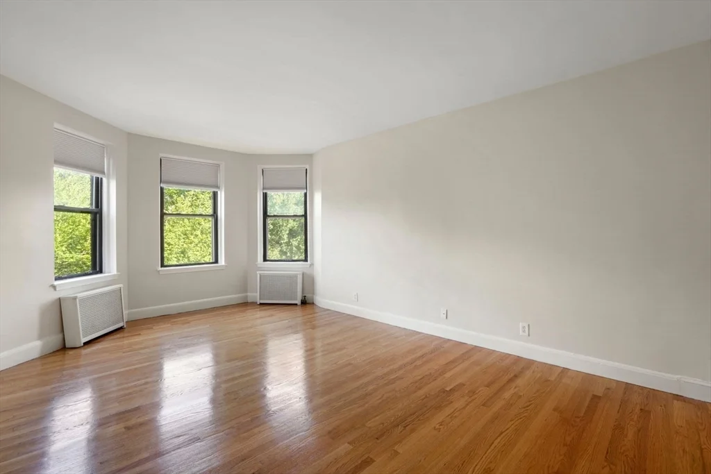 1 bed, 1 bath apartment for rent at 228 Commonwealth Ave Unit 7, Back Bay — photo 4 of 28