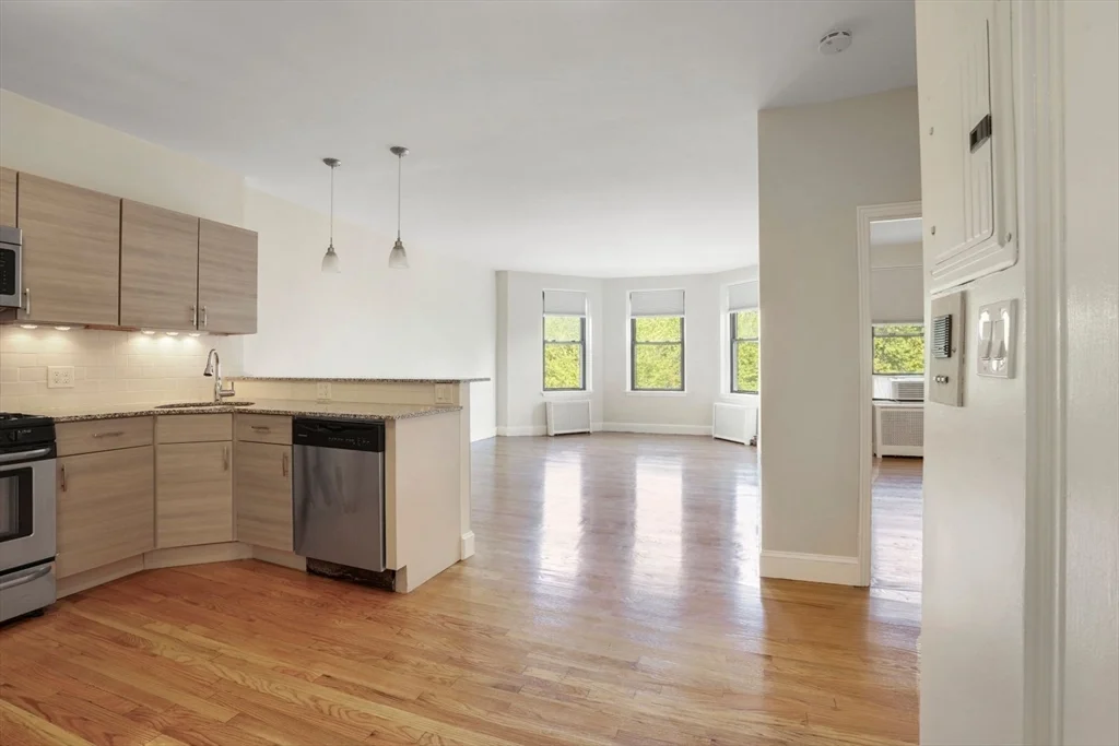 1 bed, 1 bath apartment for rent at 228 Commonwealth Ave Unit 7, Back Bay — photo 11 of 28