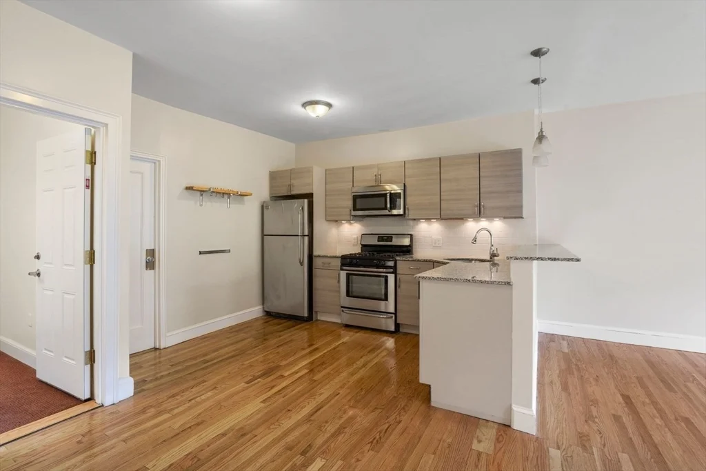1 bed, 1 bath apartment for rent at 228 Commonwealth Ave Unit 7, Back Bay — photo 9 of 28