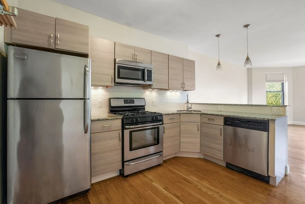1 bed, 1 bath apartment for rent at 228 Commonwealth Ave Unit 7, Back Bay — photo 5 of 28