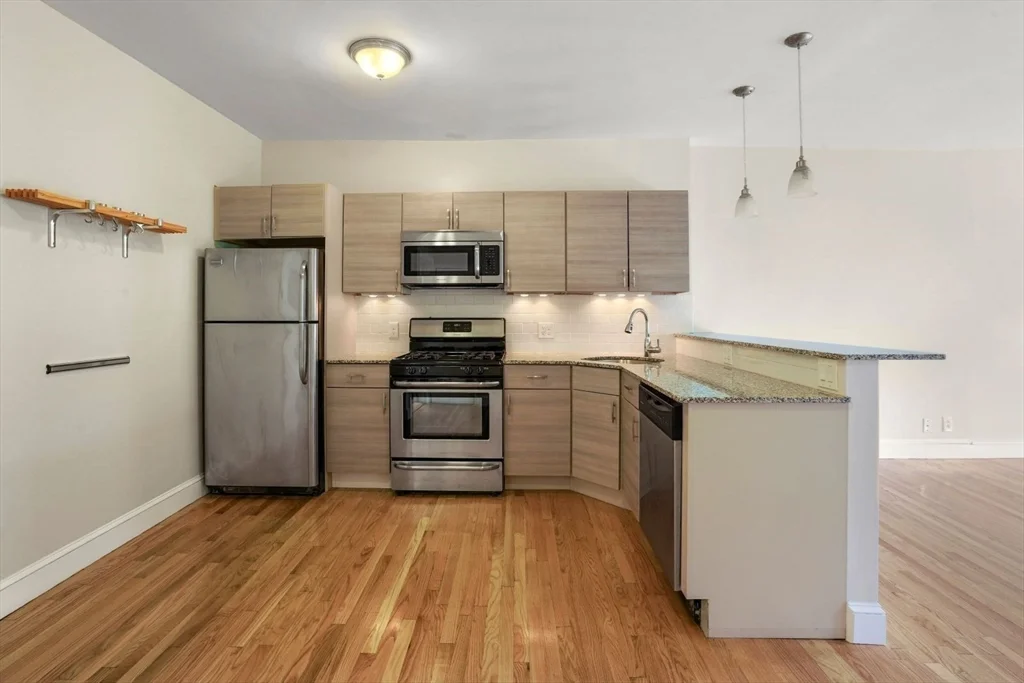 1 bed, 1 bath apartment for rent at 228 Commonwealth Ave Unit 7, Back Bay — photo 10 of 28