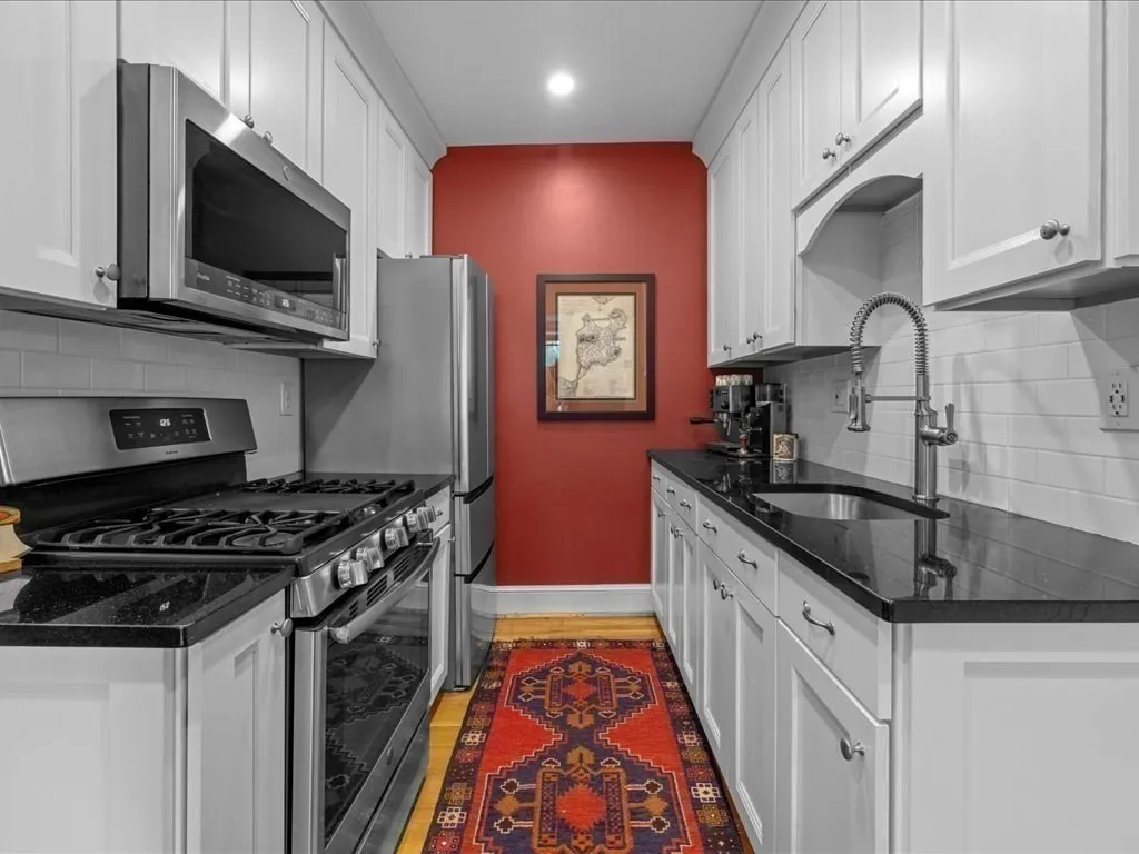 1 bed, 1 bath apartment for rent at 228 Commonwealth Ave Unit 9, Back Bay — photo 3 of 34
