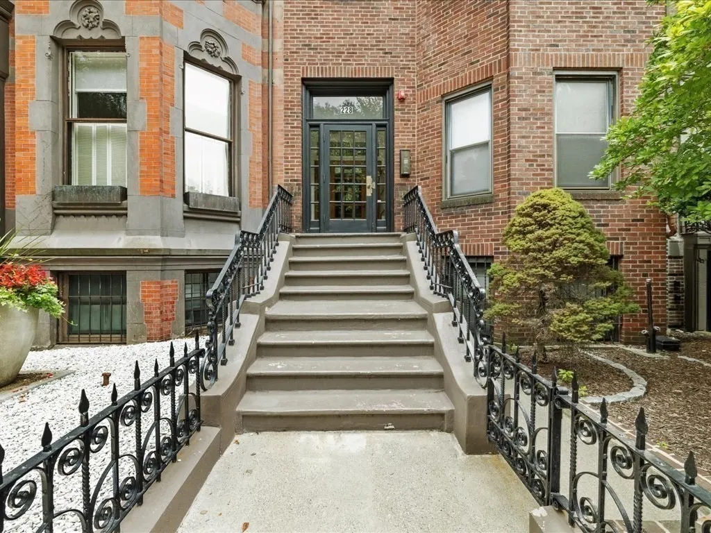 1 bed, 1 bath apartment for rent at 228 Commonwealth Ave Unit 9, Back Bay — photo 20 of 34