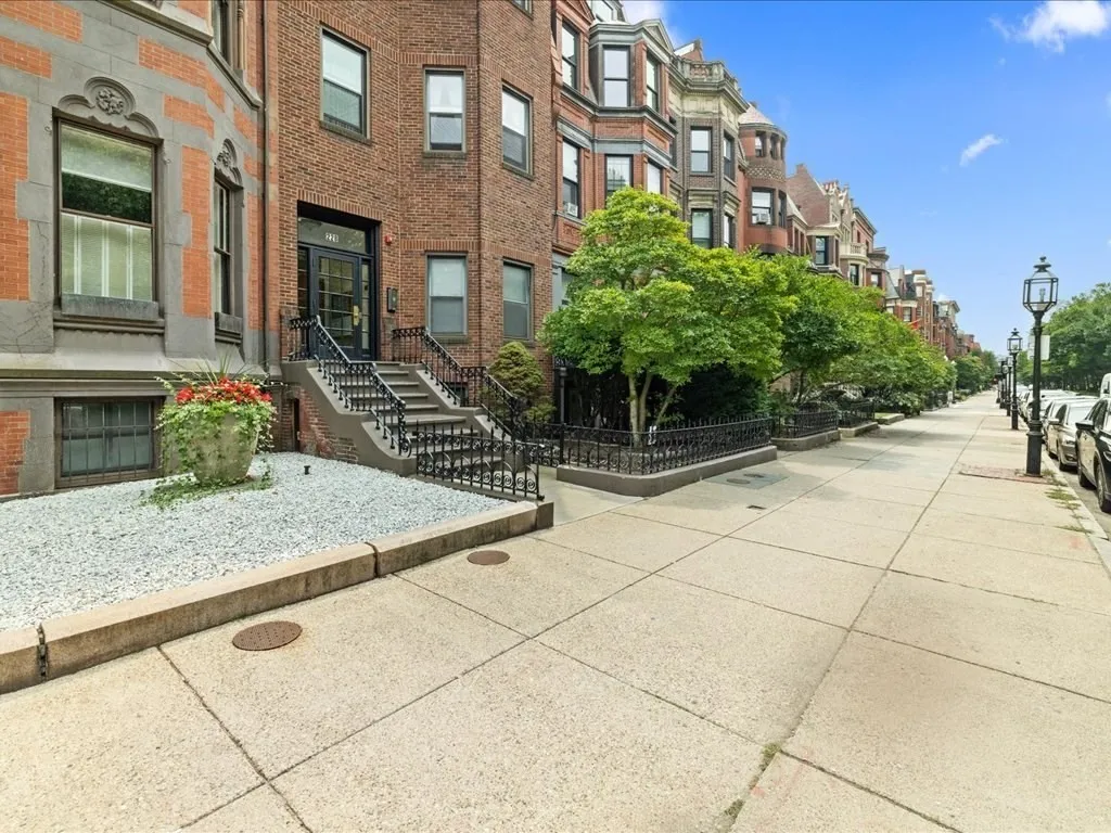 1 bed, 1 bath apartment for rent at 228 Commonwealth Ave Unit 9, Back Bay — photo 32 of 34