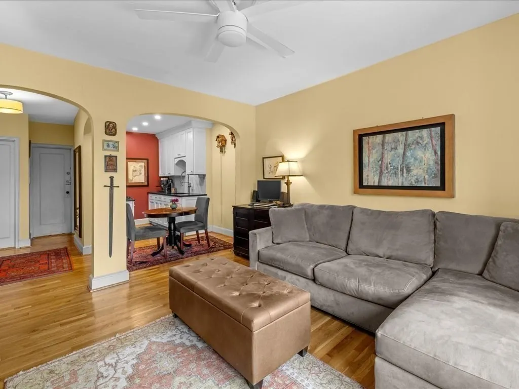 1 bed, 1 bath apartment for rent at 228 Commonwealth Ave Unit 9, Back Bay — photo 6 of 34