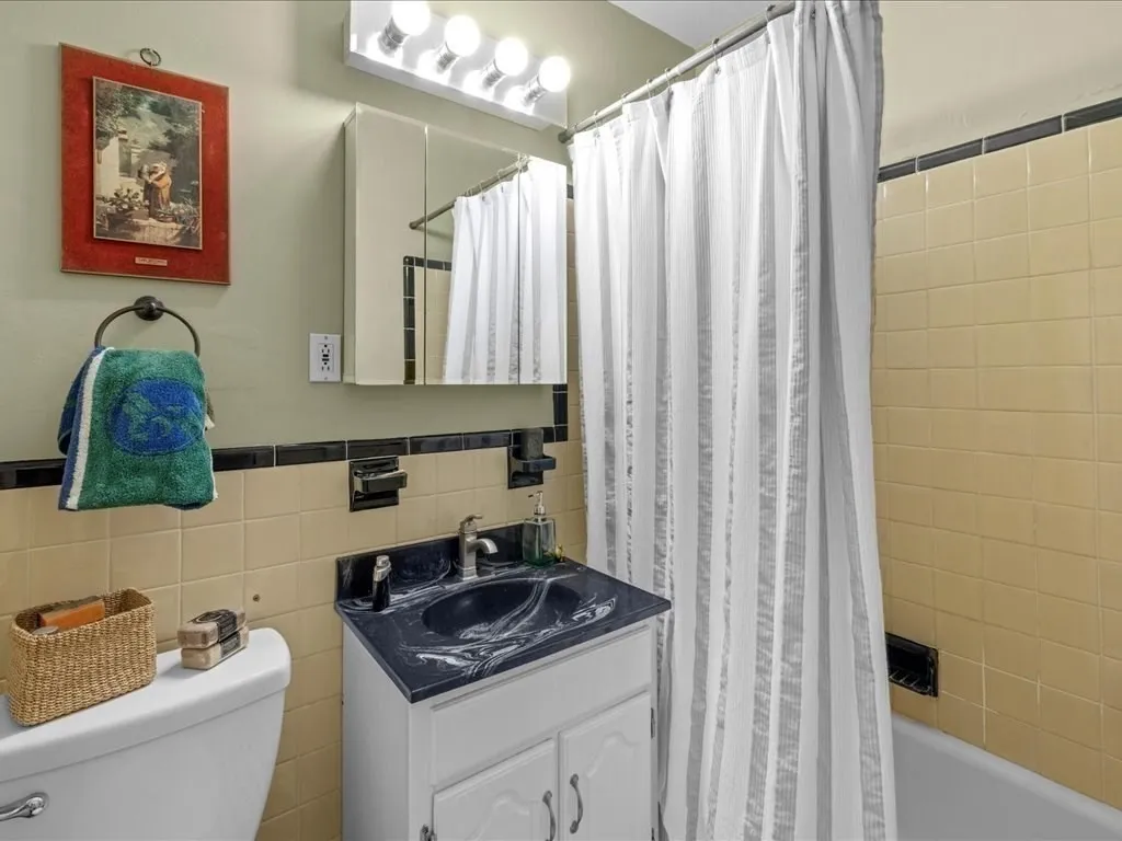 1 bed, 1 bath apartment for rent at 228 Commonwealth Ave Unit 9, Back Bay — photo 17 of 34