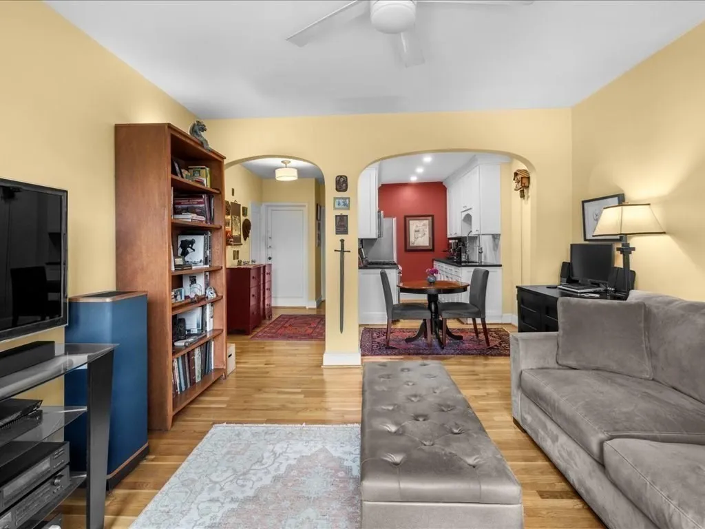1 bed, 1 bath apartment for rent at 228 Commonwealth Ave Unit 9, Back Bay — photo 5 of 34