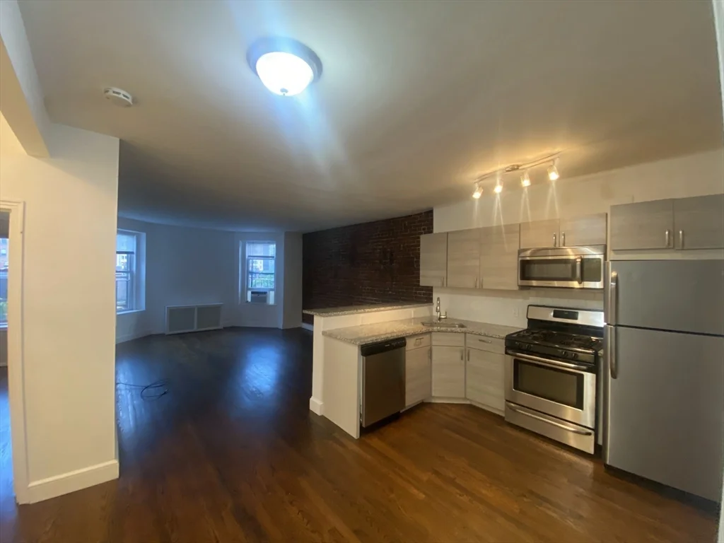 1 bed, 1 bath apartment for rent at 228 Commonwealth Unit 10, Back Bay — photo 2 of 14