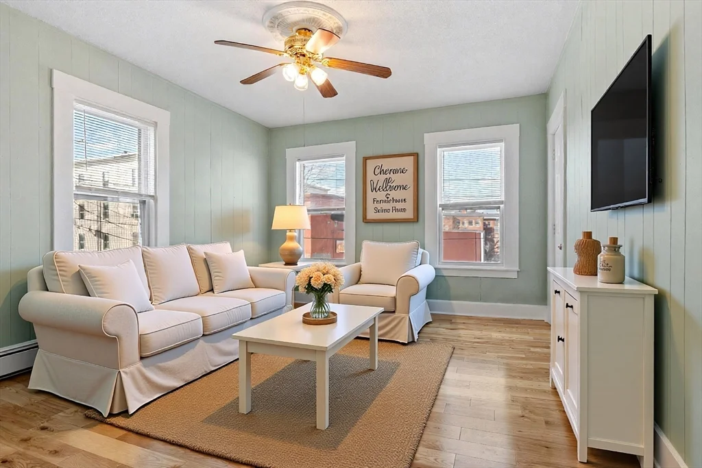 3 bed, 1 bath apartment for rent at 228 Daniels St Unit 1, Fitchburg — photo 2 of 6