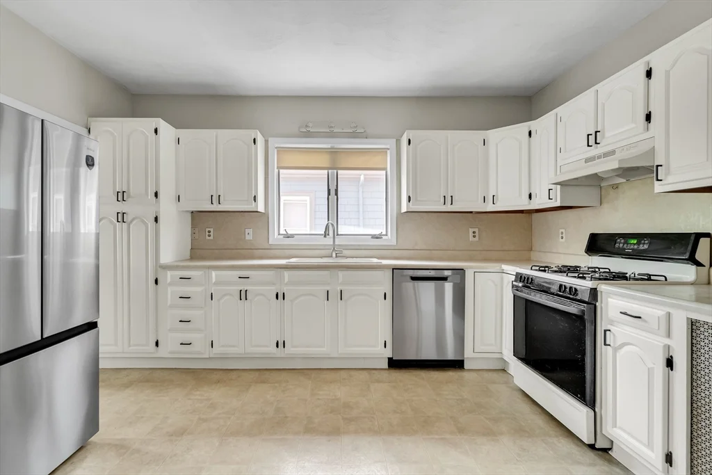 3 bed, 1 bath apartment for rent at 228 Harvard St Unit 2, Medford — photo 1 of 21