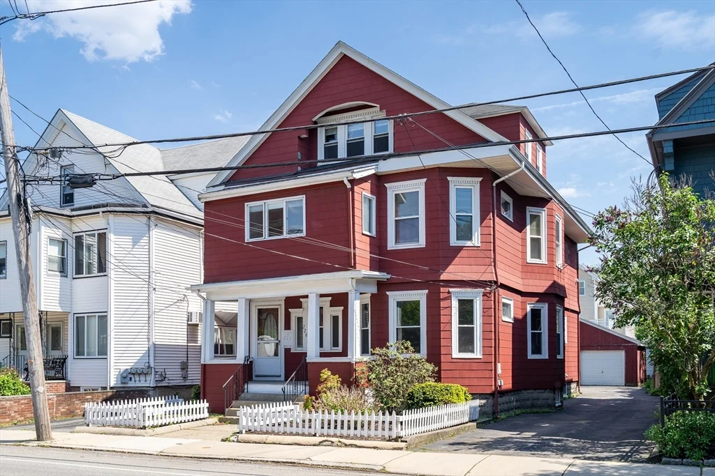 3 bed, 1 bath apartment for rent at 228 Harvard St Unit 2, Medford — photo 2 of 21