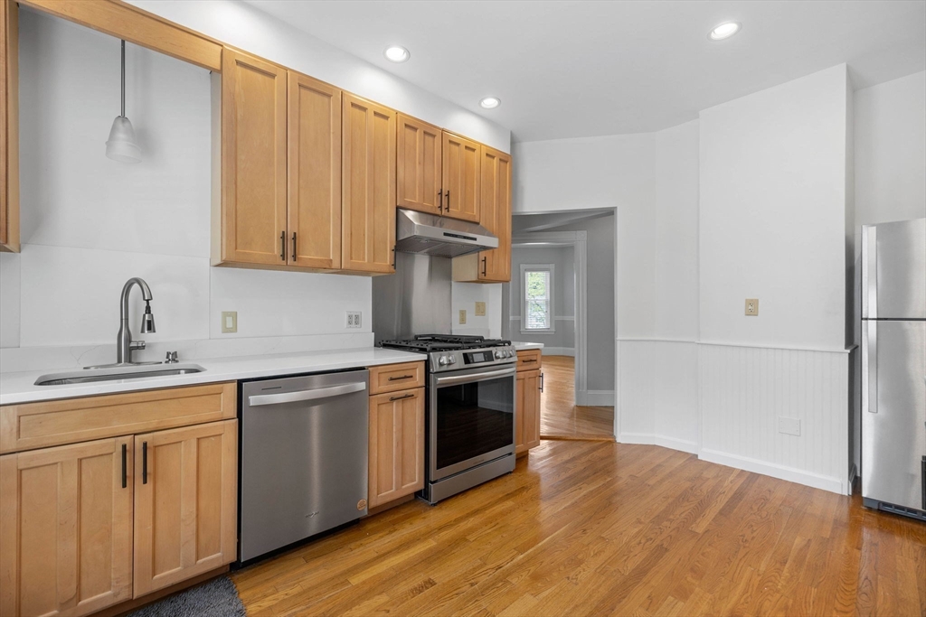 2 bed, 2 bath apartment for rent at 228 Langley Rd Unit 1, Newton Center — photo 6 of 12