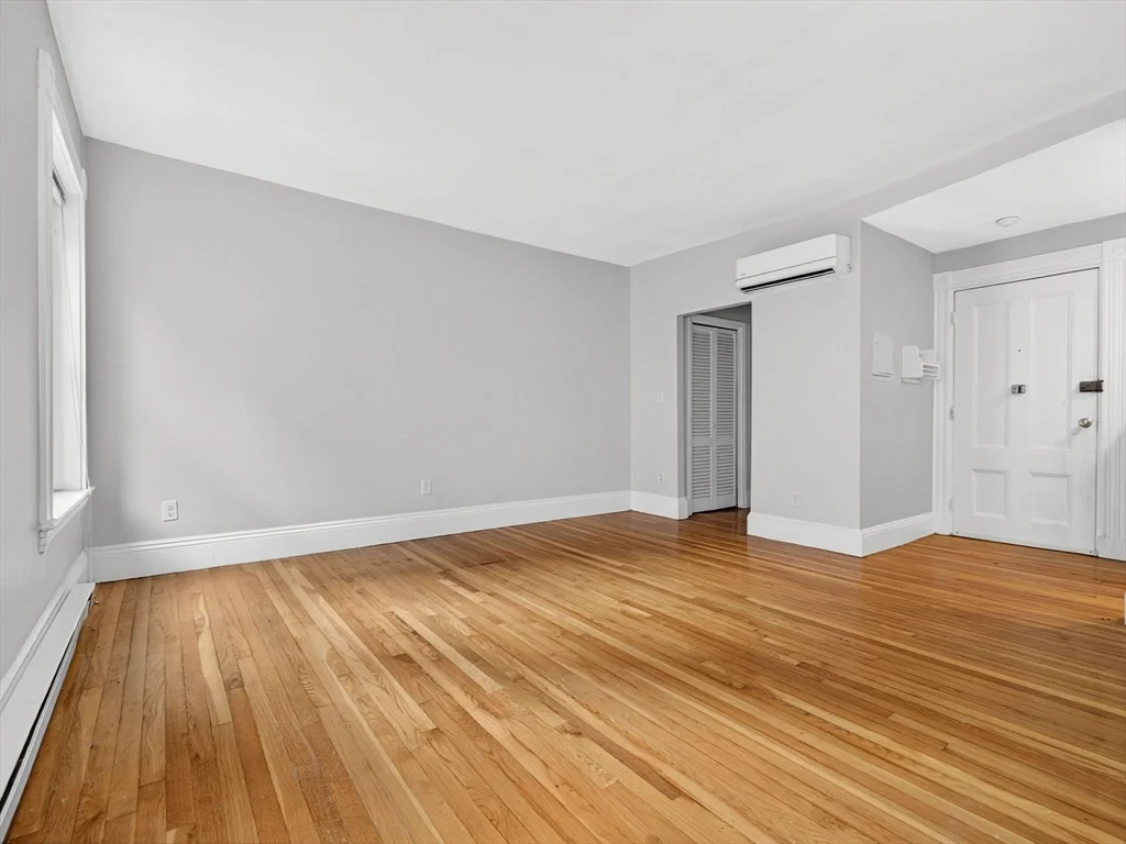 1 bed, 1 bath apartment for rent at 228 Newbury St Unit 42, Back Bay — photo 2 of 10