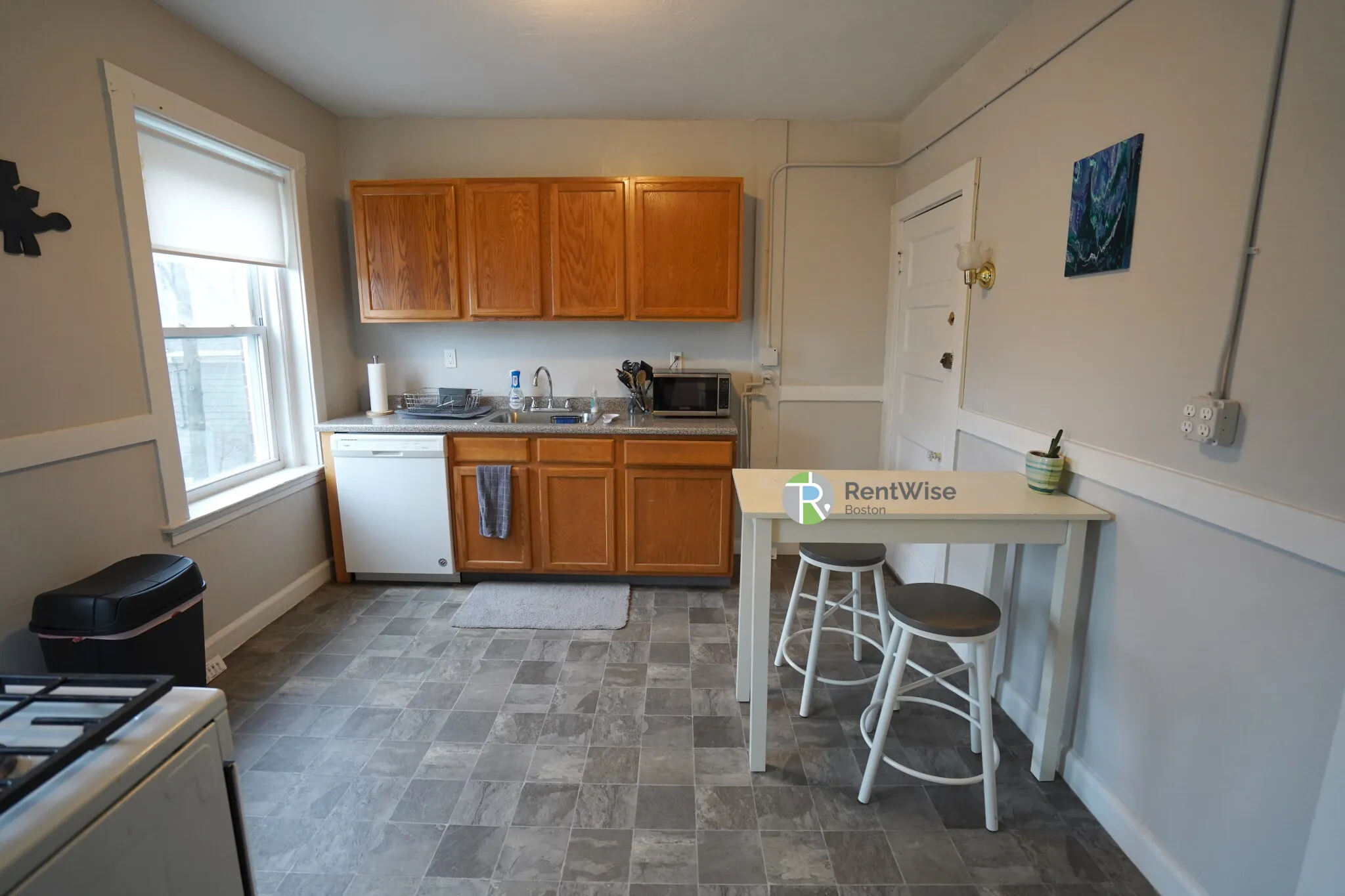 3 bed, 1 bath apartment for rent at 228 South St Unit 5, Jamaica Plain — photo 4 of 18