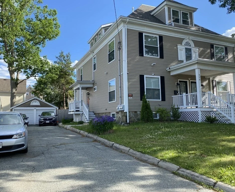 3 bed, 1 bath apartment for rent at 228 Spring St Unit 1, Brockton — photo 2 of 22