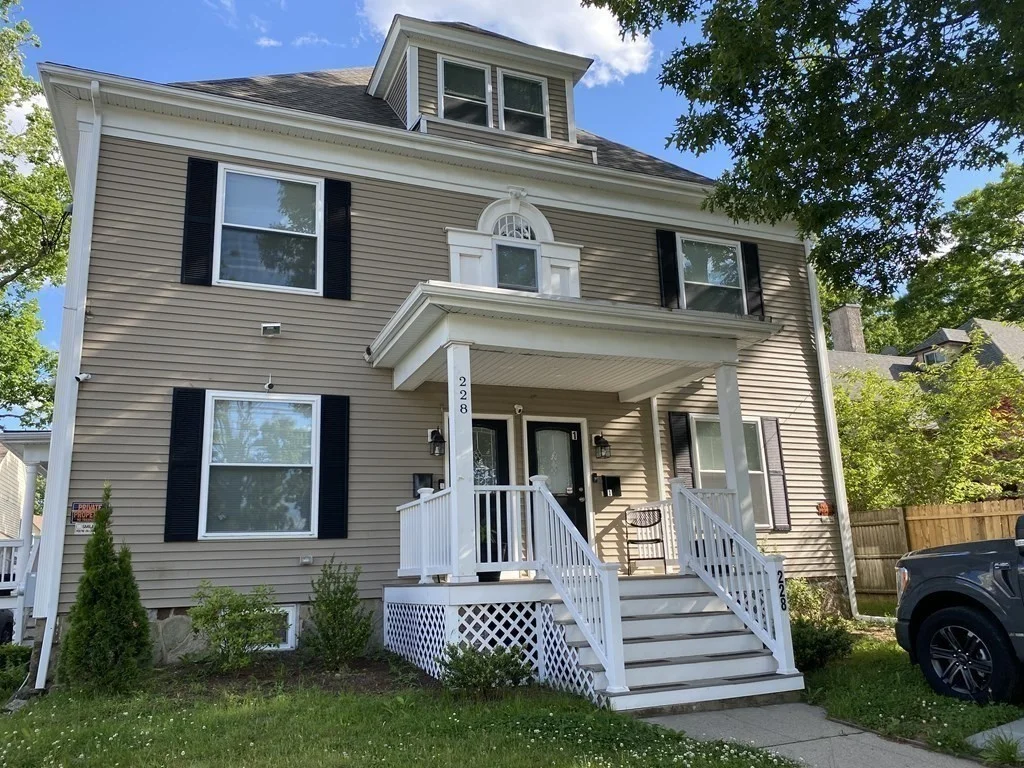 3 bed, 1 bath apartment for rent at 228 Spring St Unit 1, Brockton — photo 3 of 22