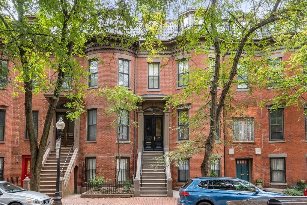 3 bed, 2 bath apartment for rent at 228 W Canton St Unit 2, South End — photo 1 of 42