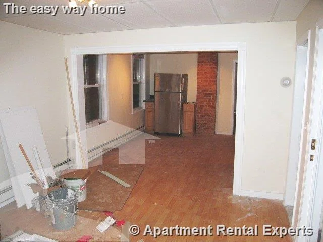 3 bed, 1 bath apartment for rent at 228 Western Ave Unit 2, Central Square — photo 4 of 8