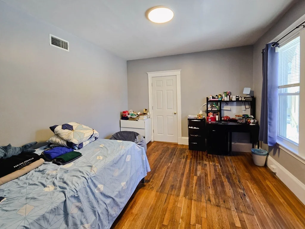 4 bed, 2 bath apartment for rent at 229-231 Chestnut Hill Ave Unit 1, Brighton — photo 11 of 16