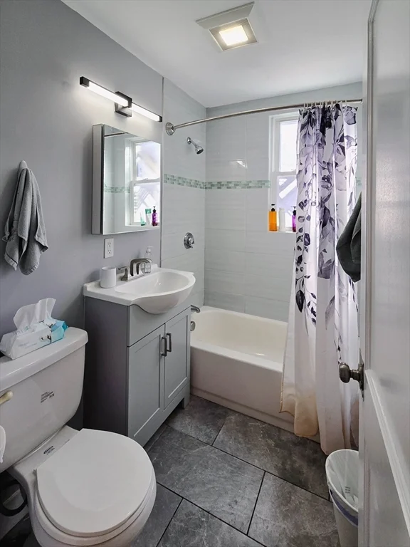 4 bed, 2 bath apartment for rent at 229-231 Chestnut Hill Ave Unit 1, Brighton — photo 13 of 16