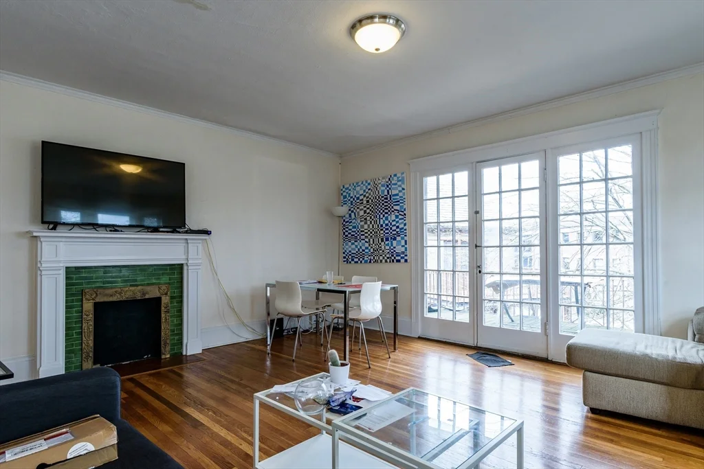 4 bed, 2 bath apartment for rent at 229-231 Chestnut Hill Ave Unit 1, Brighton — photo 3 of 16