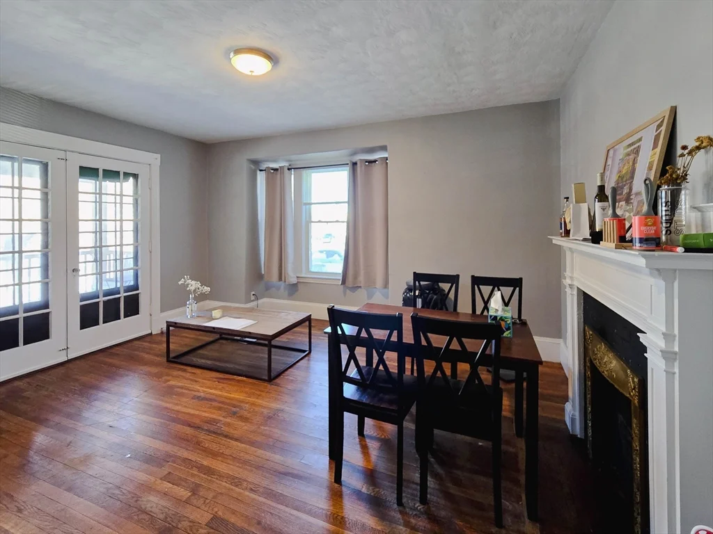 4 bed, 2 bath apartment for rent at 229-231 Chestnut Hill Ave Unit 1, Brighton — photo 2 of 16
