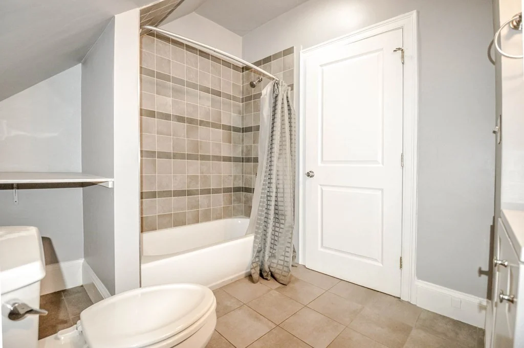 3 bed, 2 bath apartment for rent at 229-231 Chestnut Hill Ave Unit 3, Brighton — photo 10 of 13