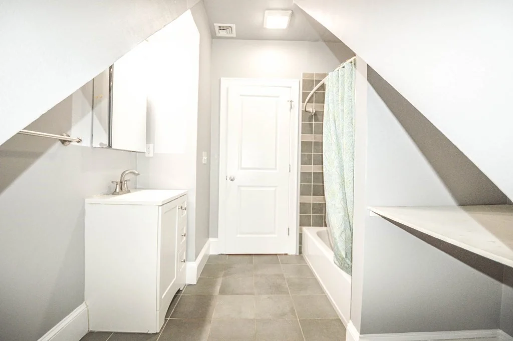 3 bed, 2 bath apartment for rent at 229-231 Chestnut Hill Ave Unit 3, Brighton — photo 12 of 13