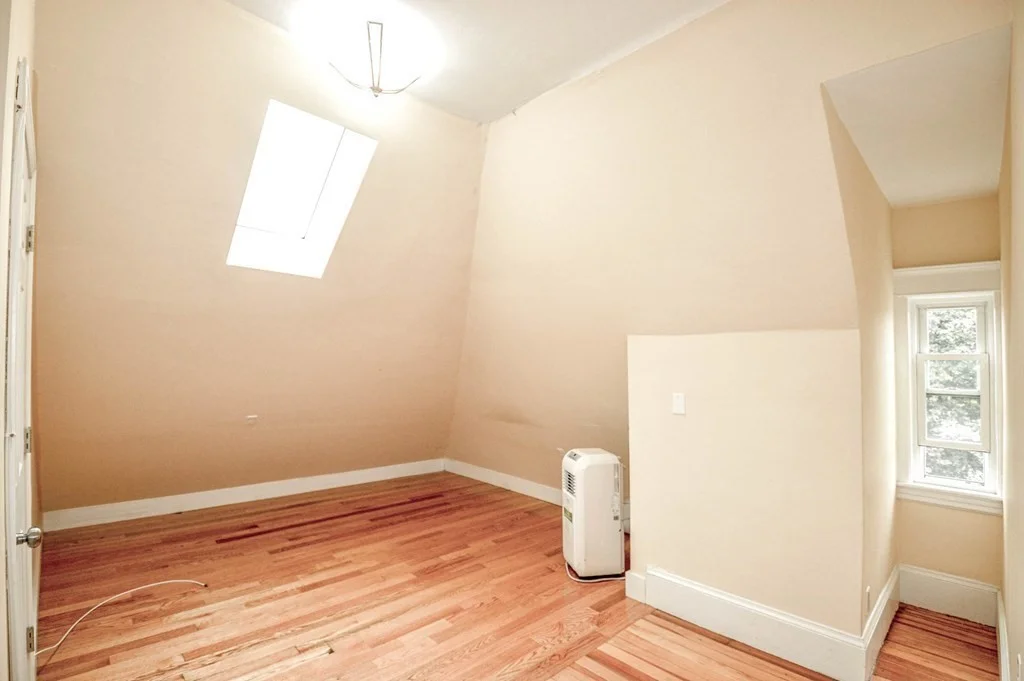 3 bed, 2 bath apartment for rent at 229-231 Chestnut Hill Ave Unit 3, Brighton — photo 8 of 13