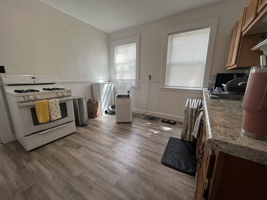 1 bed, 1 bath apartment for rent at 229 Belmont St Unit 2, Belmont — photo 7 of 17