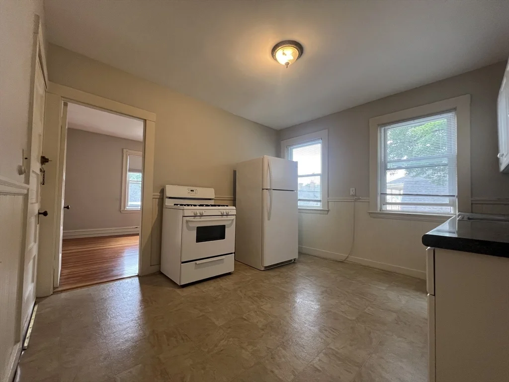 1 bed, 1 bath apartment for rent at 229 Belmont St Unit 3, Belmont — photo 7 of 17