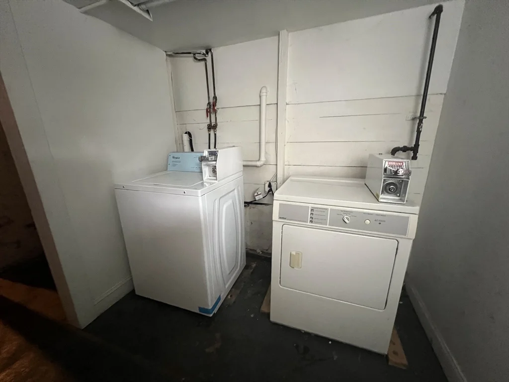 1 bed, 1 bath apartment for rent at 229 Belmont St Unit 3, Belmont — photo 15 of 17