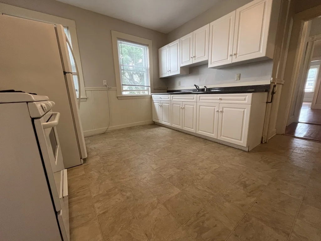 1 bed, 1 bath apartment for rent at 229 Belmont St Unit 3, Belmont — photo 6 of 17