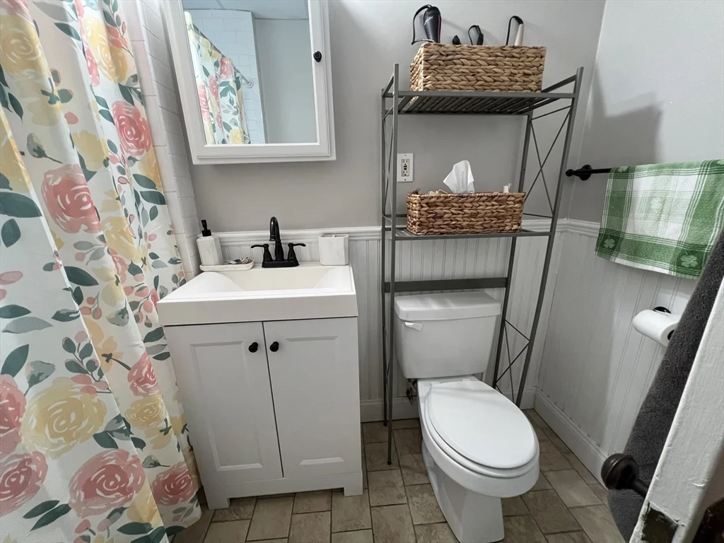 1 bed, 1 bath apartment for rent at 229 Belmont St Unit 4, Belmont — photo 13 of 20