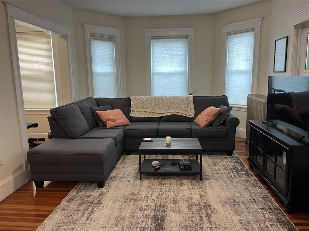 1 bed, 1 bath apartment for rent at 229 Belmont St Unit 4, Belmont — photo 2 of 20