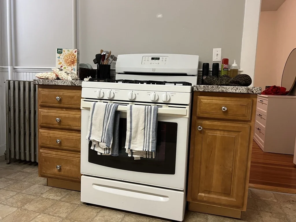 1 bed, 1 bath apartment for rent at 229 Belmont St Unit 4, Belmont — photo 11 of 20