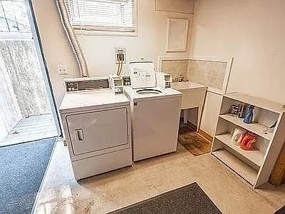 3 bed, 1 bath apartment for rent at 229 Chapel Unit 2, Nonantum — photo 17 of 21