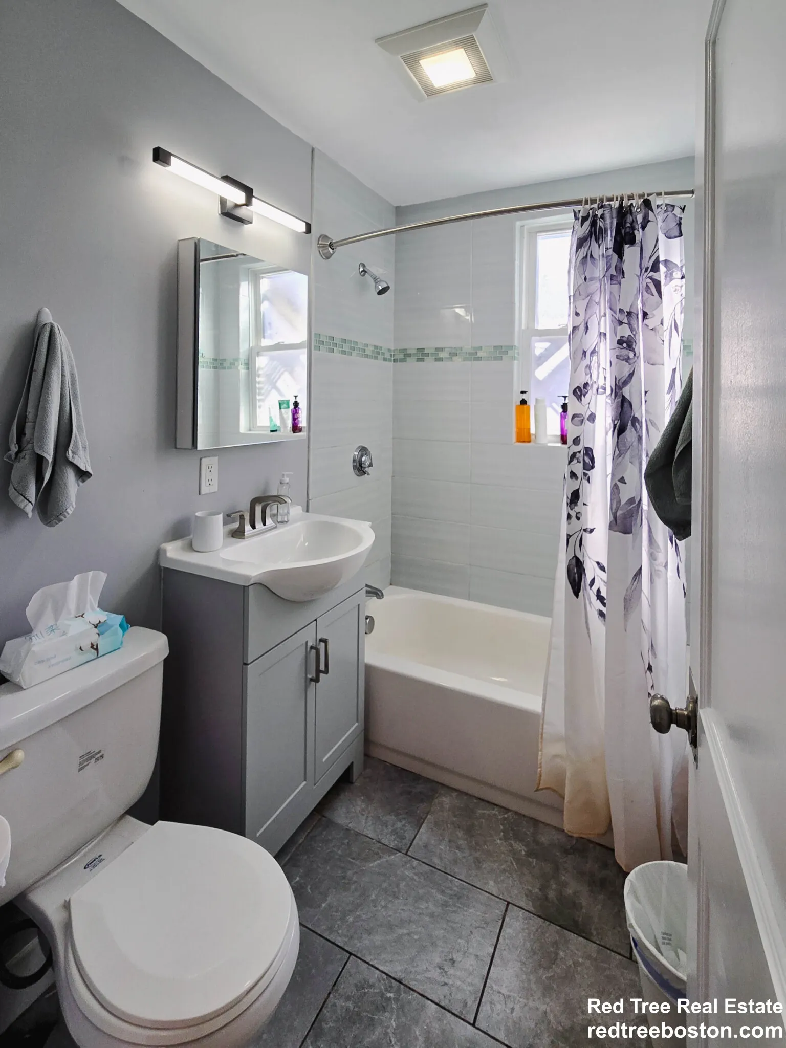 4 bed, 2 bath apartment for rent at 229 Chestnut Hill Ave Unit 1, Brighton — photo 5 of 10