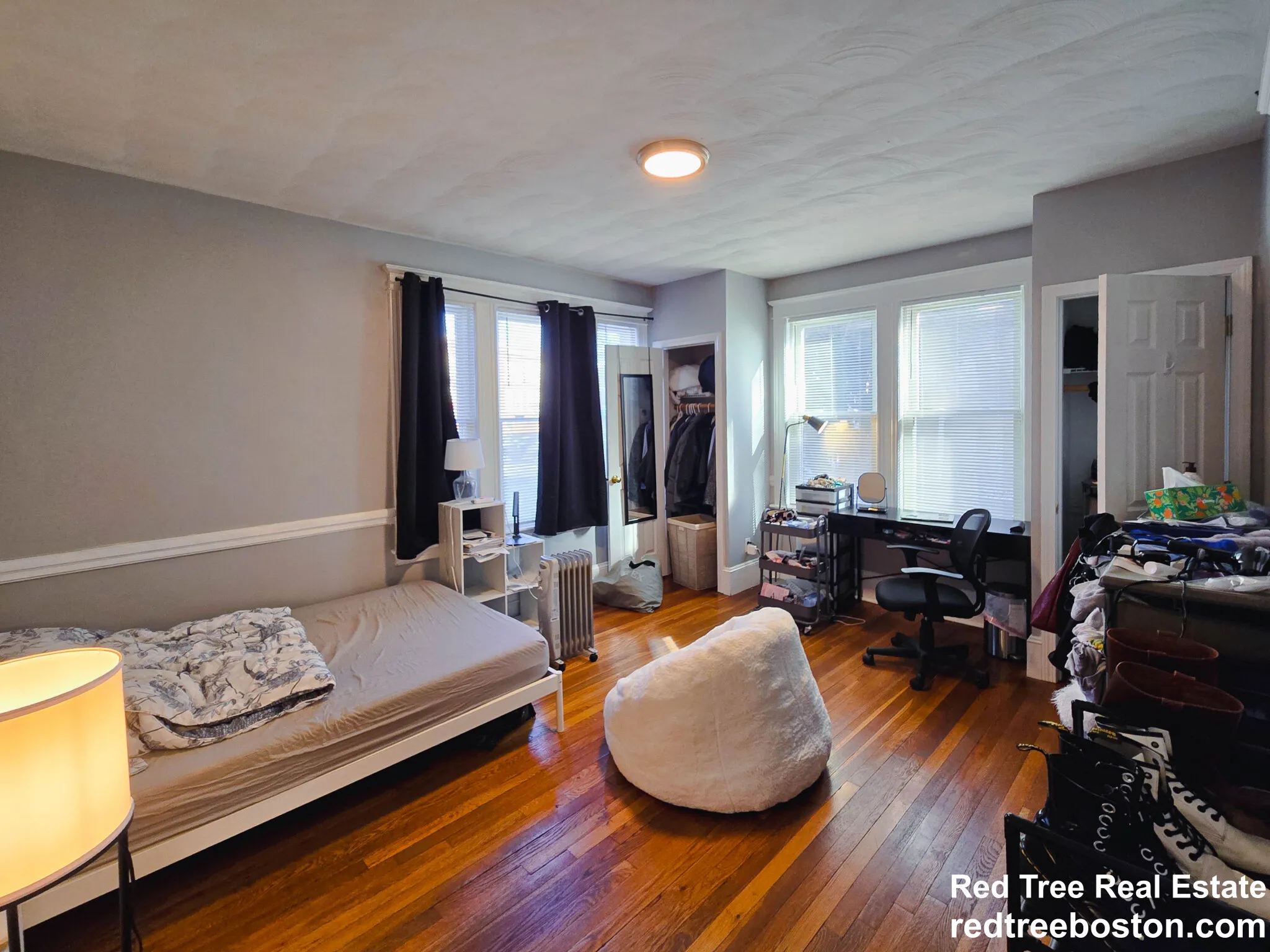 4 bed, 2 bath apartment for rent at 229 Chestnut Hill Ave Unit 1, Brighton — photo 3 of 10