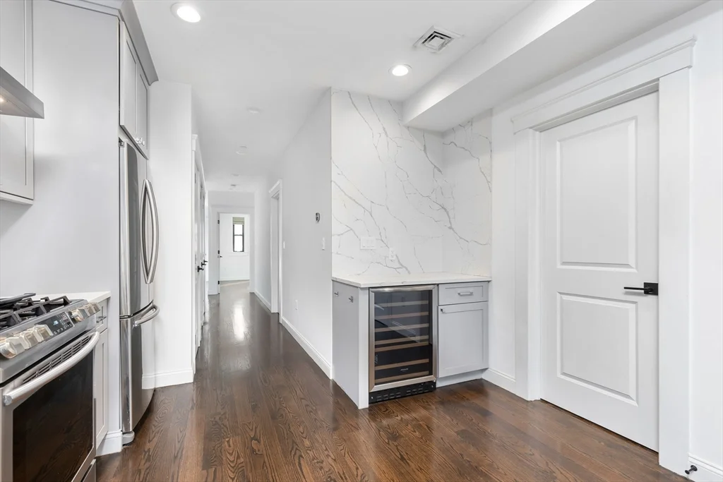 2 bed, 2 bath apartment for rent at 229 E Eagle St Unit 3, East Boston — photo 5 of 17