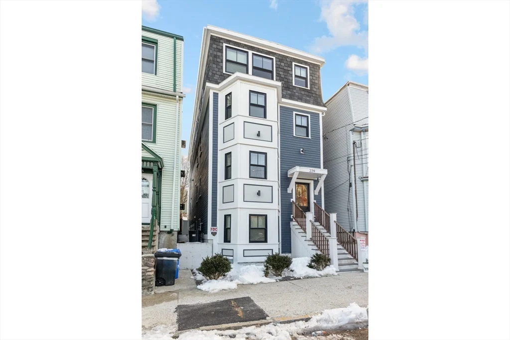 2 bed, 2 bath apartment for rent at 229 E Eagle St Unit 3, East Boston