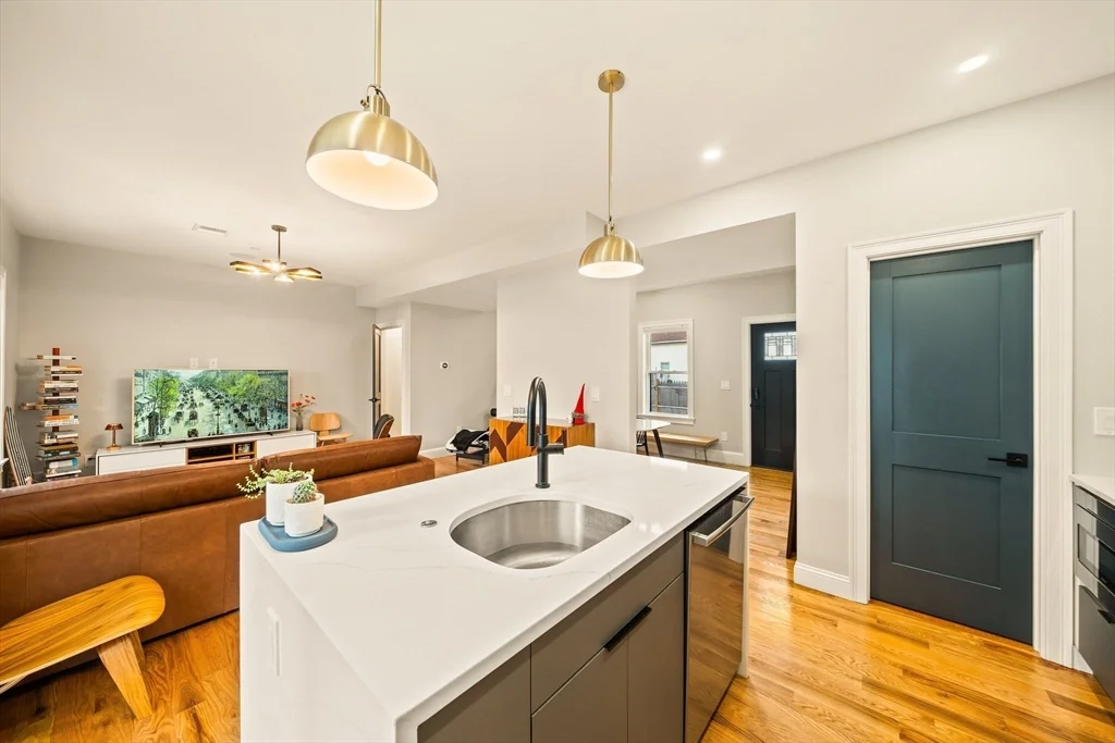 2 bed, 2 bath apartment for rent at 229 Elm St Unit 2, Inman Square — photo 5 of 25