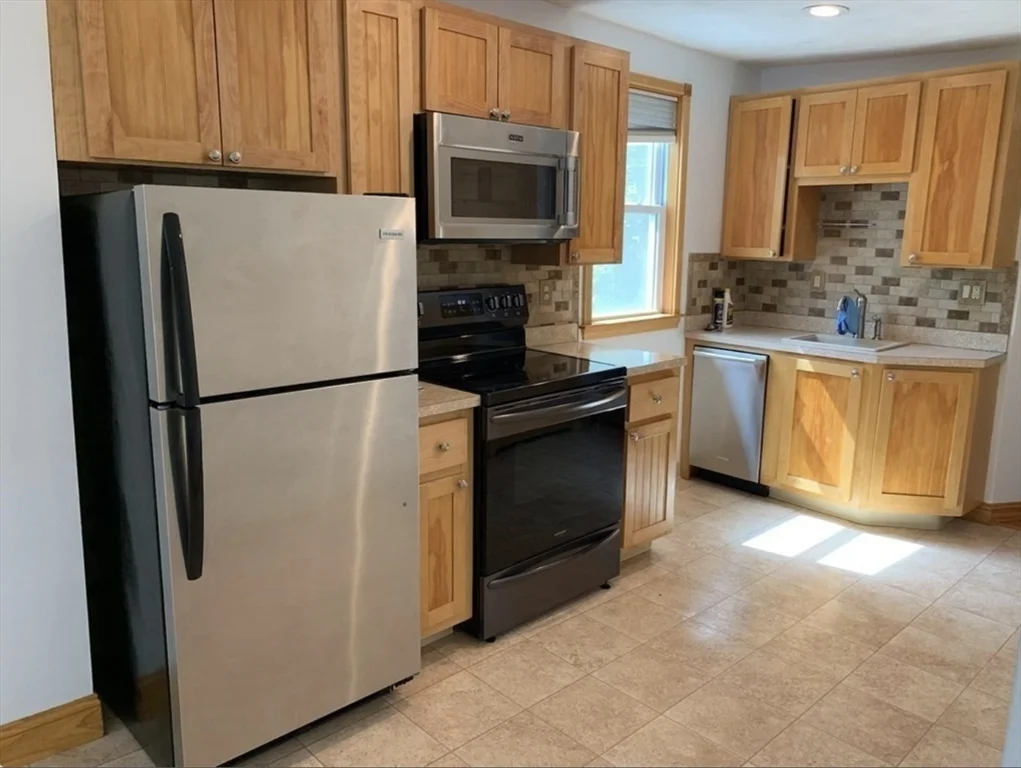 2 bed, 1 bath apartment for rent at 229 Everett St Unit 8, East Boston
