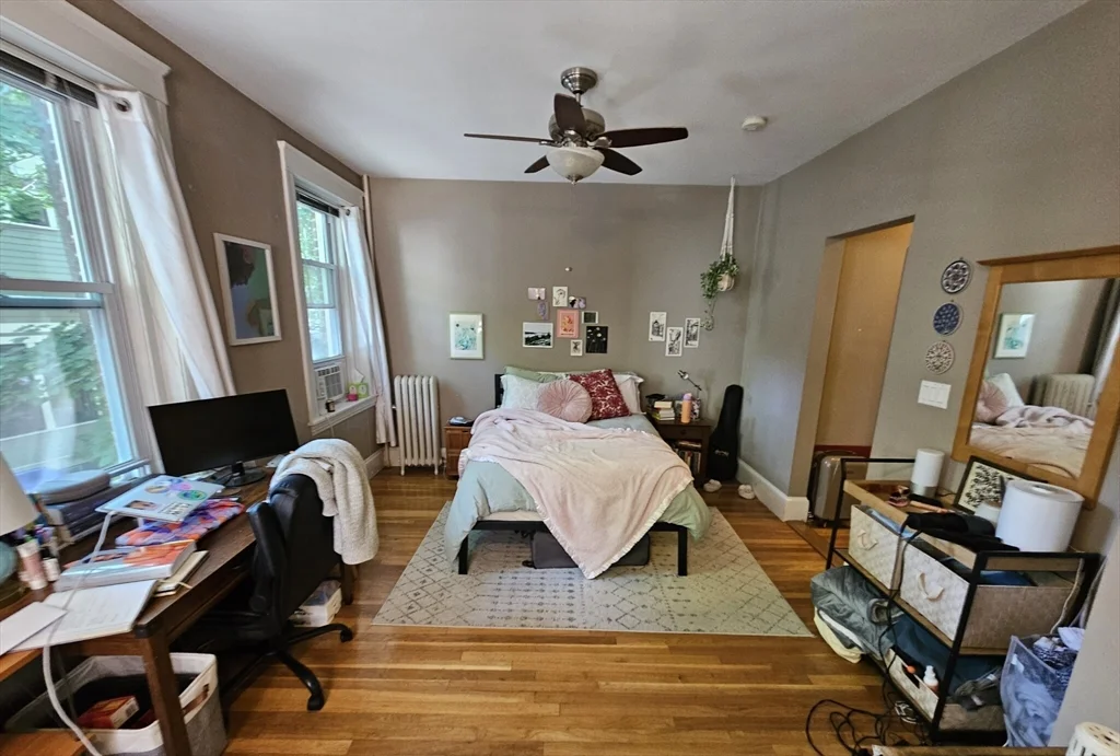 3 bed, 1 bath apartment for rent at 229 Freeman St Unit 3, Coolidge Corner — photo 1 of 10