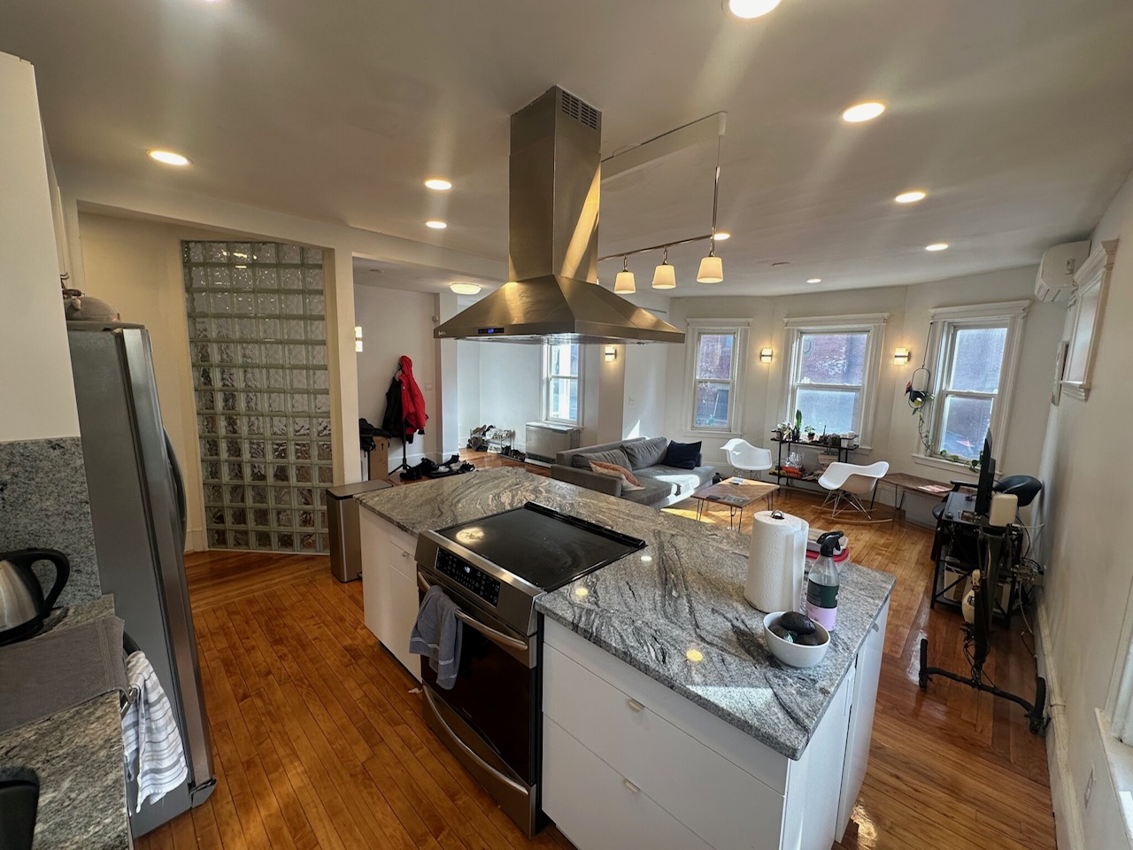 3 bed, 2 bath apartment for rent at 229 Harvard St Unit 1, The Port — photo 3 of 19