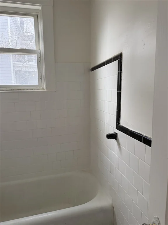 3 bed, 1 bath apartment for rent at 229 Jackson St Unit 1, Lawrence — photo 9 of 22
