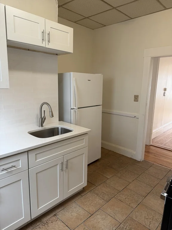 3 bed, 1 bath apartment for rent at 229 Jackson St Unit 1, Lawrence — photo 6 of 22